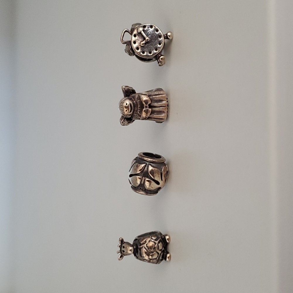 4 Pandora charms